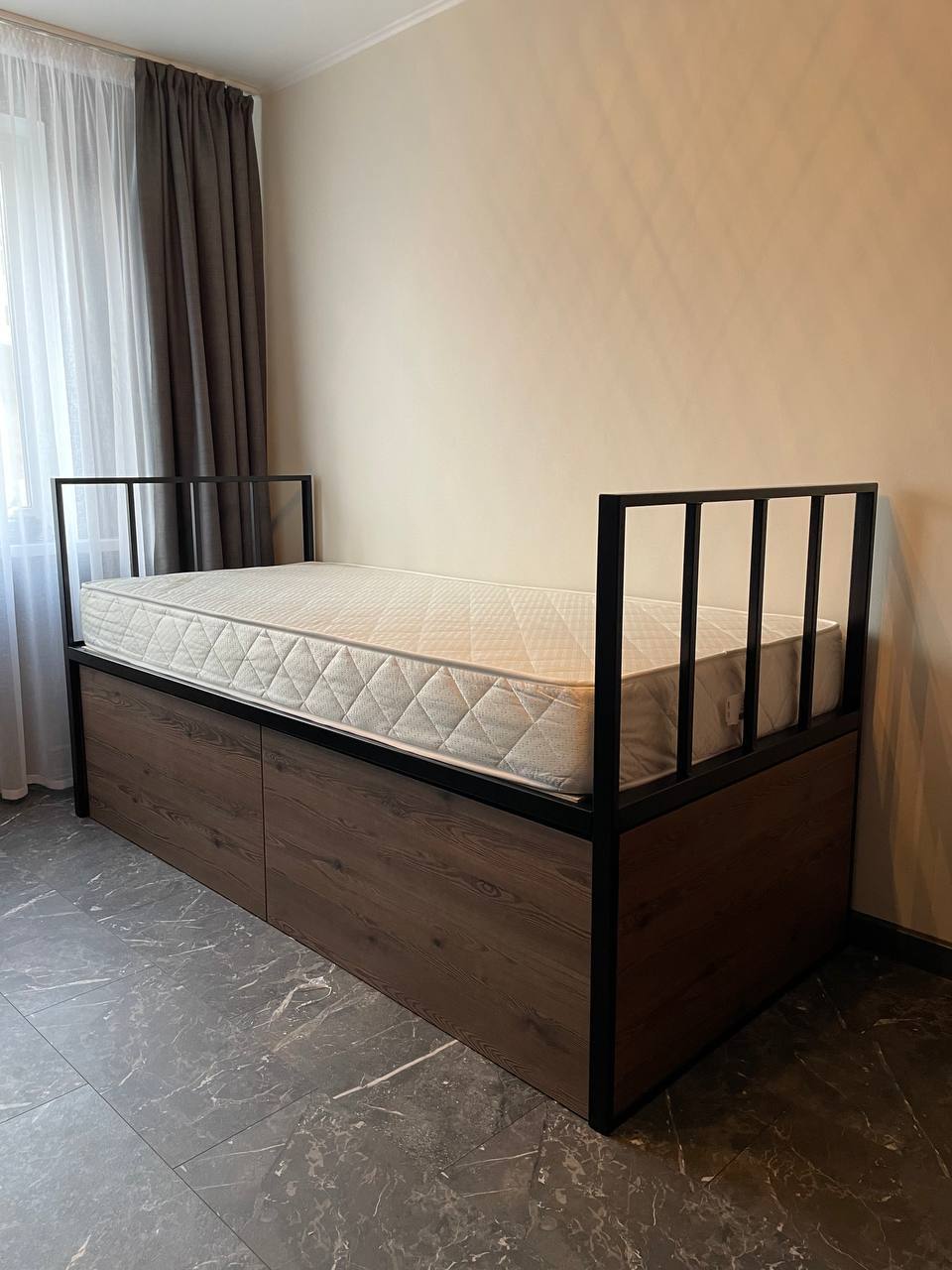 Кровать с подъемным основанием (лофт)