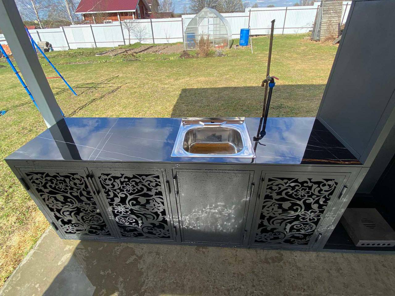 Уличная кухня-мангал