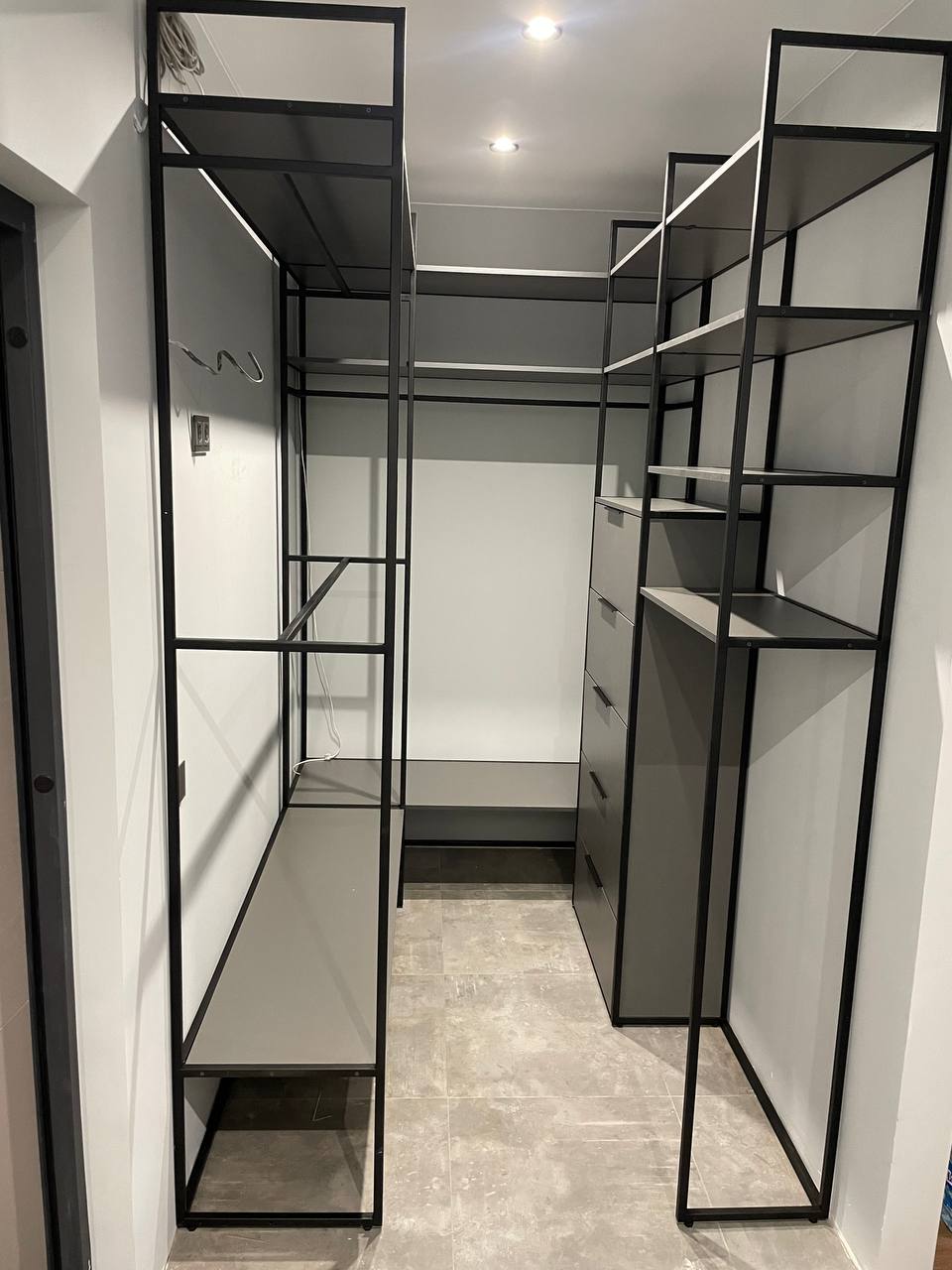 Гардеробная система Loft с металлическим каркасом