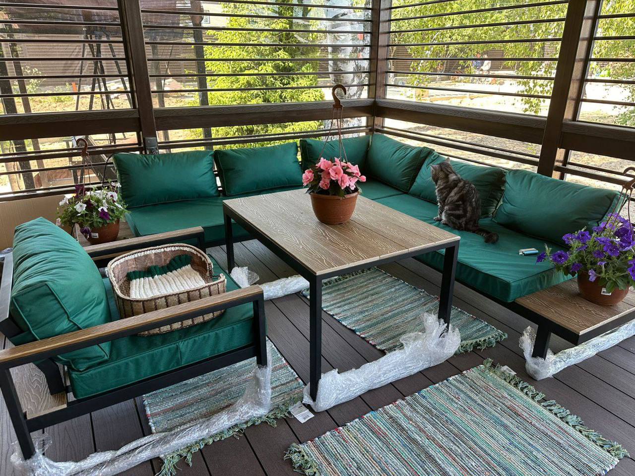 Лаунж-комплект в веранде (изумрудный текстиль)