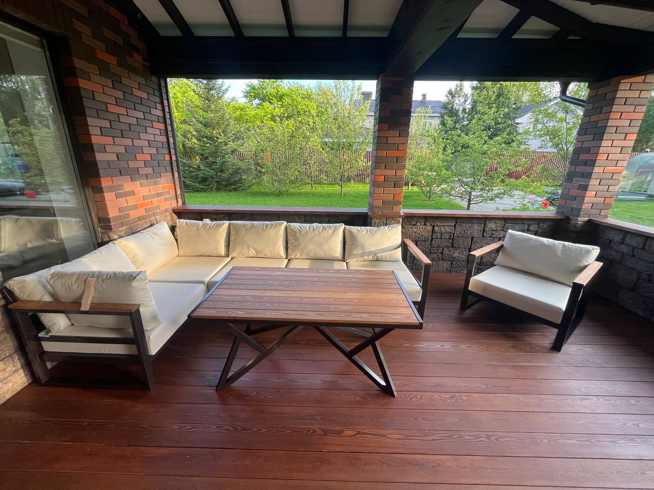 Террасный лаунж-комплект (светлая обивка, стол на Х-опоре)