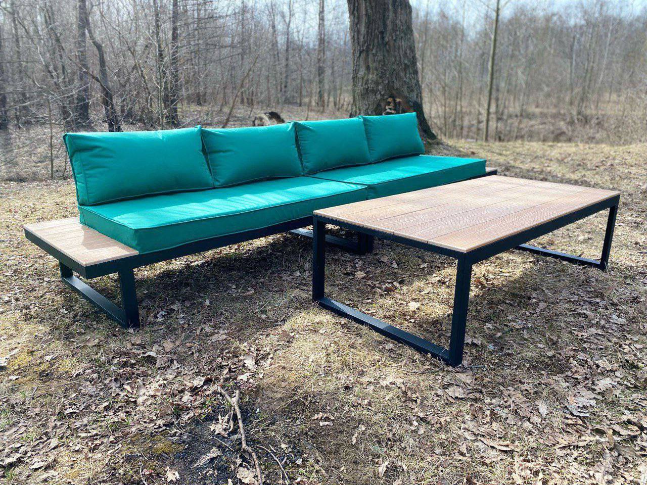 Уличный диван Loft с оттоманкой и столом